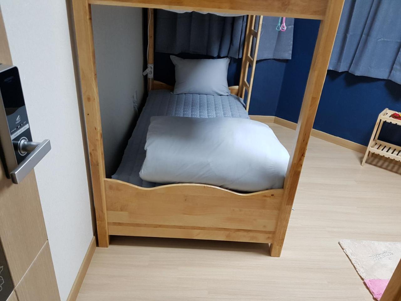Buzz Guesthouse Incheon Bagian luar foto